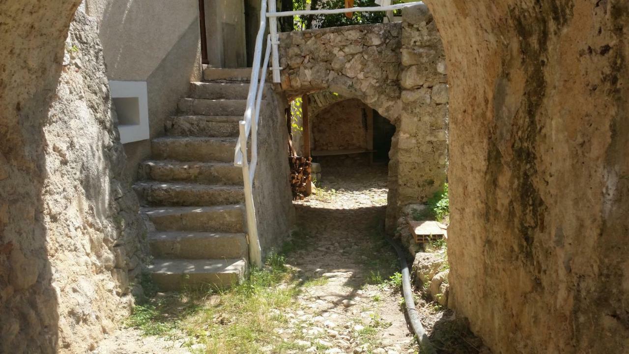 Cesaric Apartment Cres Exterior foto